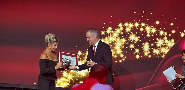 Otilia Petrariu primește Premiul pentru Excelență în Educație Financiară pentru programul 6 Trends for 2026